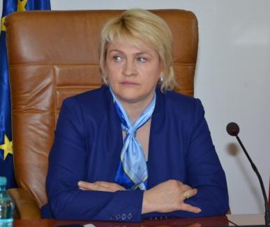 Bihorel: Ministrul Luci Varga sare la beregata colegului Cristi Bodea. S-au defectat ascuţitorile?